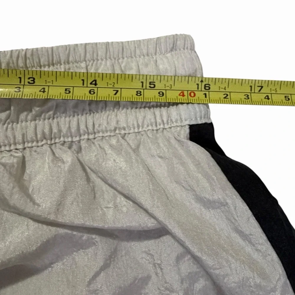 Nike Men's Sportswear Swoosh Woven Shorts CJ4904-100 Men's Size L